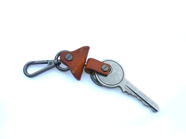 Přívěšek na klíče kožený na izolované — Stock fotografie