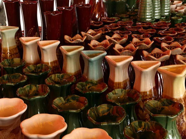 Группа керамические вазы фон — стоковое фото