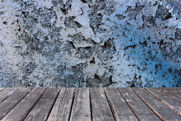 Table Bois Sur Fond Béton — Photo