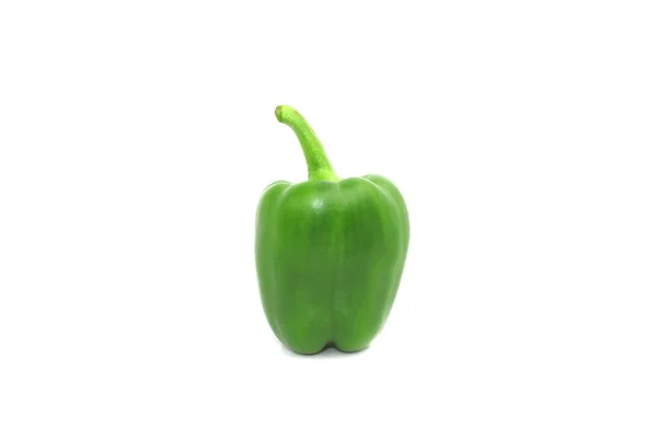 Zole Beyaz Zemin Üzerine Yeşil Kırmızı Biber — Stok fotoğraf