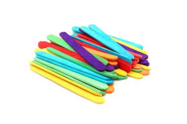 renkli ahşap dondurma çubuğa izole