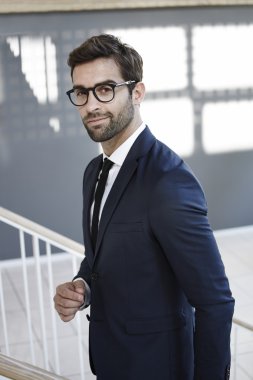 yakışıklı genç işadamı