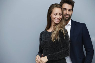 gülümseyen güzel Çift