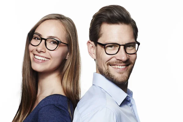 Belo casal em óculos — Fotografia de Stock