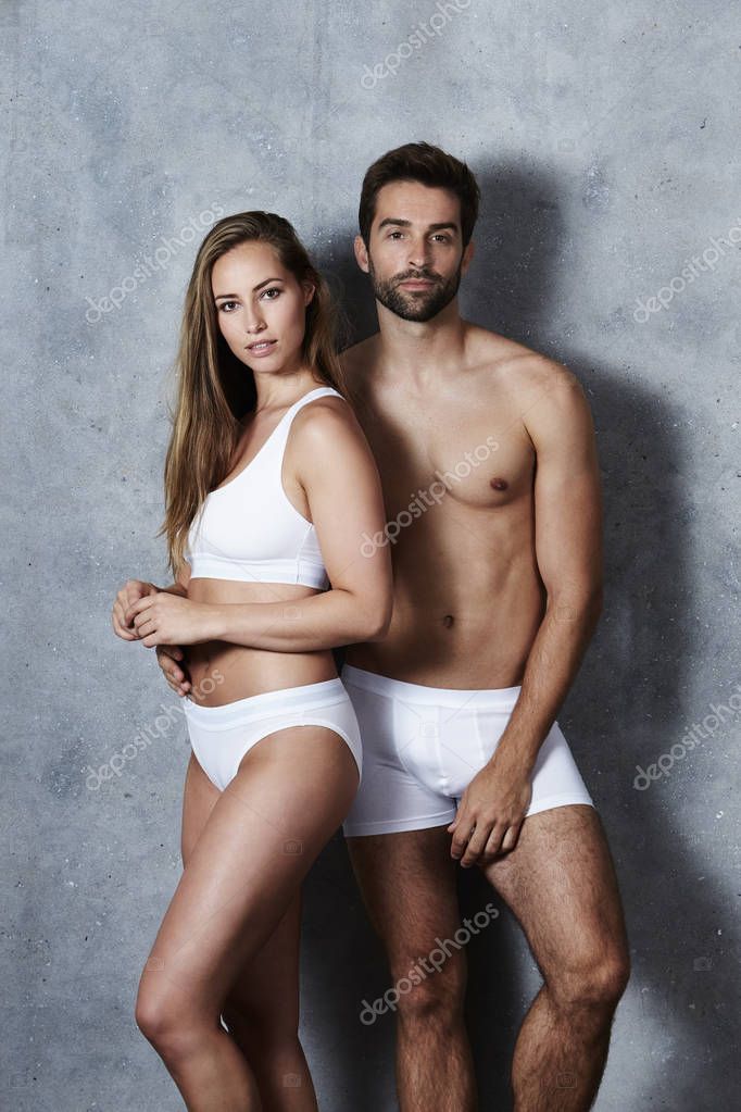 Pareja sin camisa fotos de stock, imágenes de Pareja sin camisa sin royalties | Depositphotos Pareja sin camisa fotos de stock, imágenes de Pareja sin camisa sin royalties | Depositphotos
