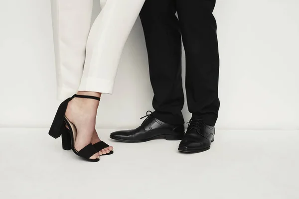 Fashionable sepatu pada pasangan — Stok Foto