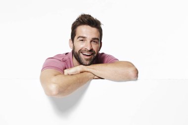 yakışıklı gülen adam 