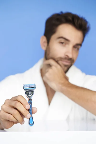 Man holding razor — Stock Photo, Image
