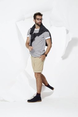 Beyaz kağıttan ortaya çıkan adam