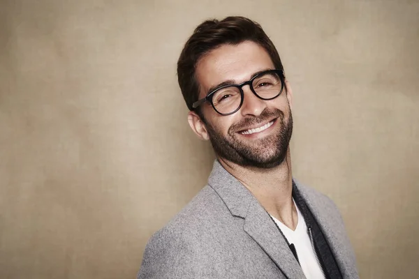 Sonriente hombre en gafas —  Fotos de Stock