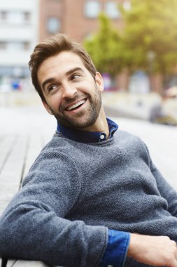 Kazaklı sakallı yakışıklı