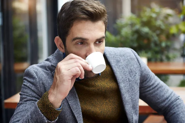 Man die koffie drinkt — Stockfoto