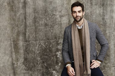 Adam eşarp ve ceket 