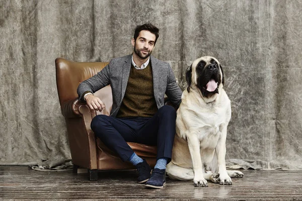 Hombre y perro guapos —  Fotos de Stock