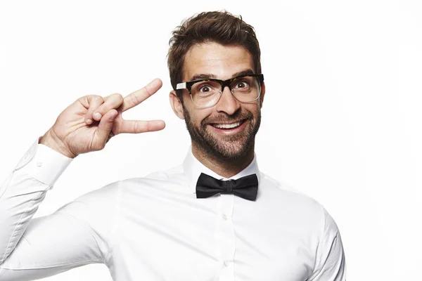 Sorridente geek gesticolare — Foto Stock