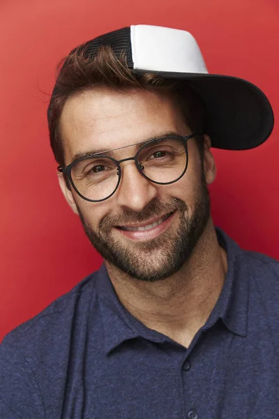 Mann mit Brille und Mütze — Stockfoto