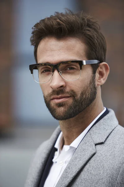 Hombre guapo en gafas — Foto de Stock
