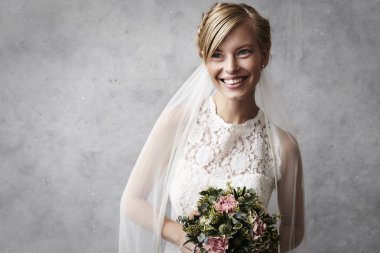 güzel sarışın gelin