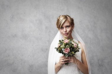 Çiçekli güzel gelin