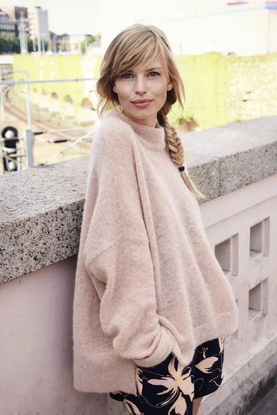 muhteşem bir genç kadın