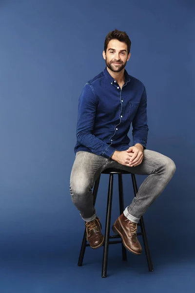 Camicia uomo in denim e jeans — Foto Stock