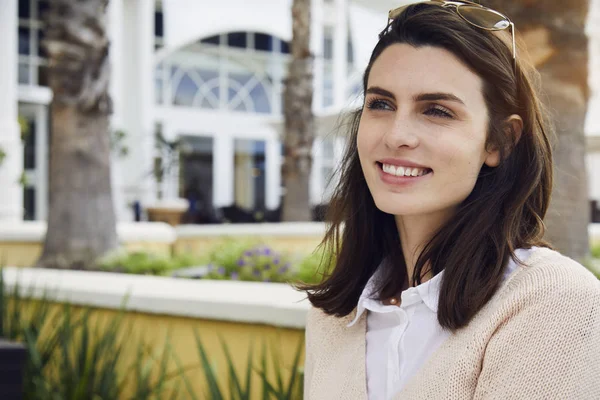 Sonriente hermosa mujer — Foto de Stock