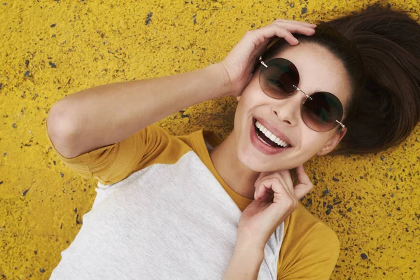 Smiling girl in shades — Stock Photo, Image