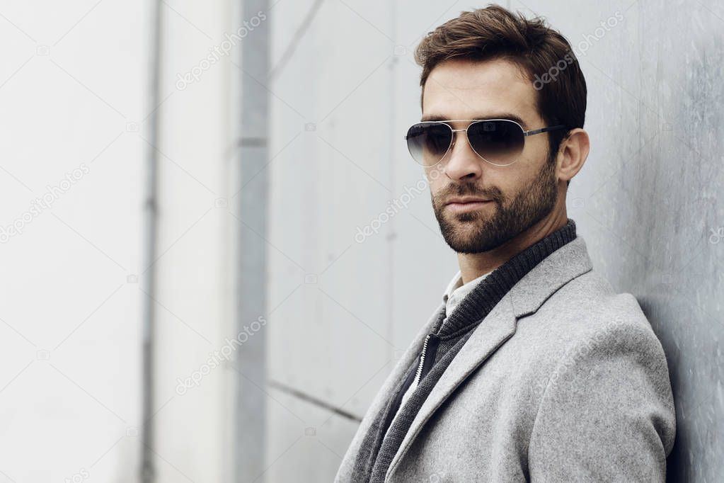 Handsome man in sunglasses 