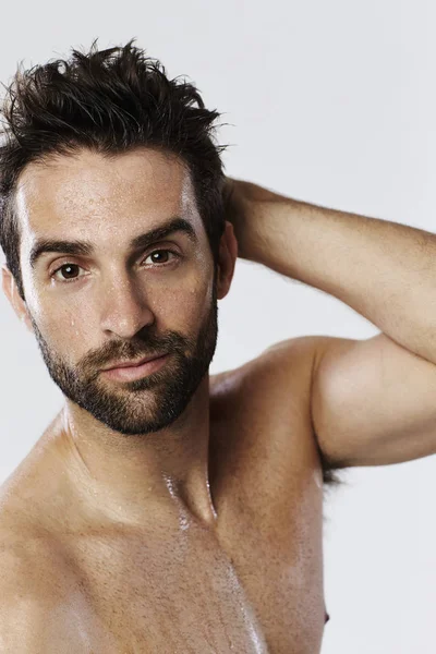 Bearded shirtless man sweating — Stock Photo, Image