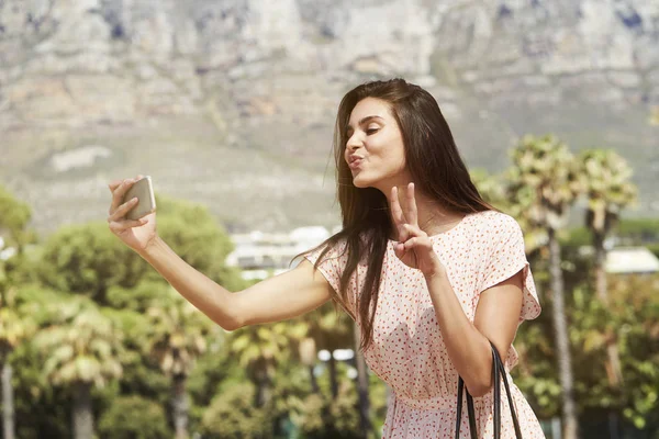 Girl posing for selfie — Stock Photo, Image