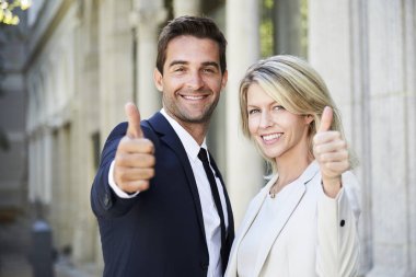 meslektaşları ile jest Yaşasın