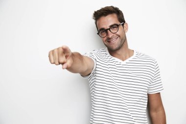 İşaret jest yapan erkek