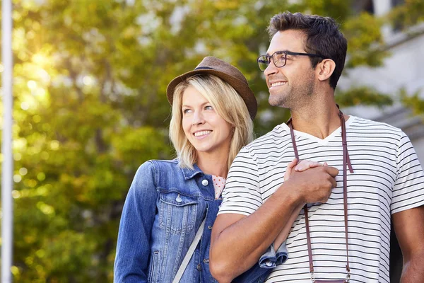 Handsome city couple — Stock Photo, Image