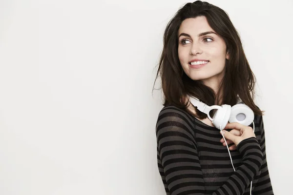 Hermosa mujer con auriculares —  Fotos de Stock