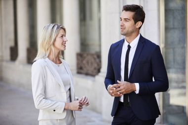  iş toplantısı meslektaşları arasında