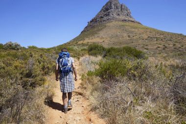 Adam iz Dağı'na hiking 