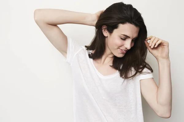 Gorgeous woman posing in studio — Stock Photo, Image