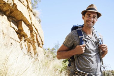 Sırt çantası ile yakışıklı fiyatı