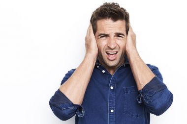 Studio yakışıklı adam 