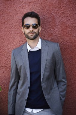 Ceketli yakışıklı dostum 