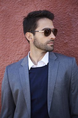 Ceketli yakışıklı dostum 