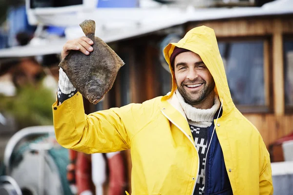 Fischer jubeln mit Fischfang — Stockfoto