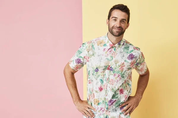 Happy guy in floral shirt — Stock Photo, Image