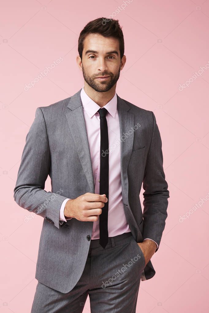 Combinaciones Traje Gris Camisa Rosa Pantalón Gris Combinacion - Main Image