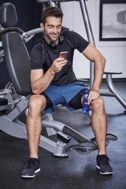 Manifatura atlet spor salonunda mola