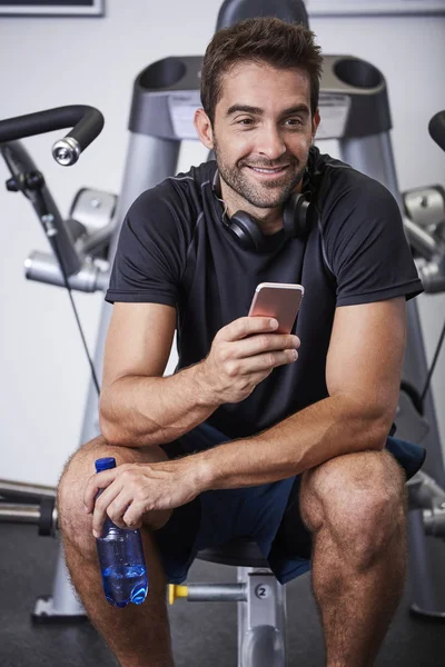 Manifatura atlet spor salonunda mola