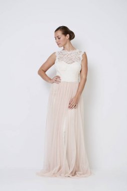 Uzun gelinlikli poz gelin