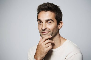 Yakışıklı birisini bulup, onunla çene yandan