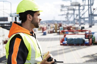 Liman işçisi kask uzağa arıyorsunuz