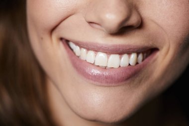 güzel kadın gülümseme closeup görünümü